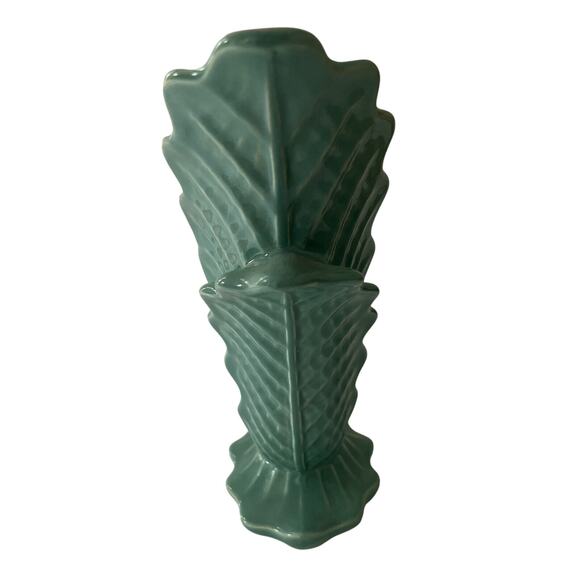 Vintage Redwing Vase, Shell Design, Green Glaze 4x7xH-10.5, Art Deco - EUC - Picture 3 of 9